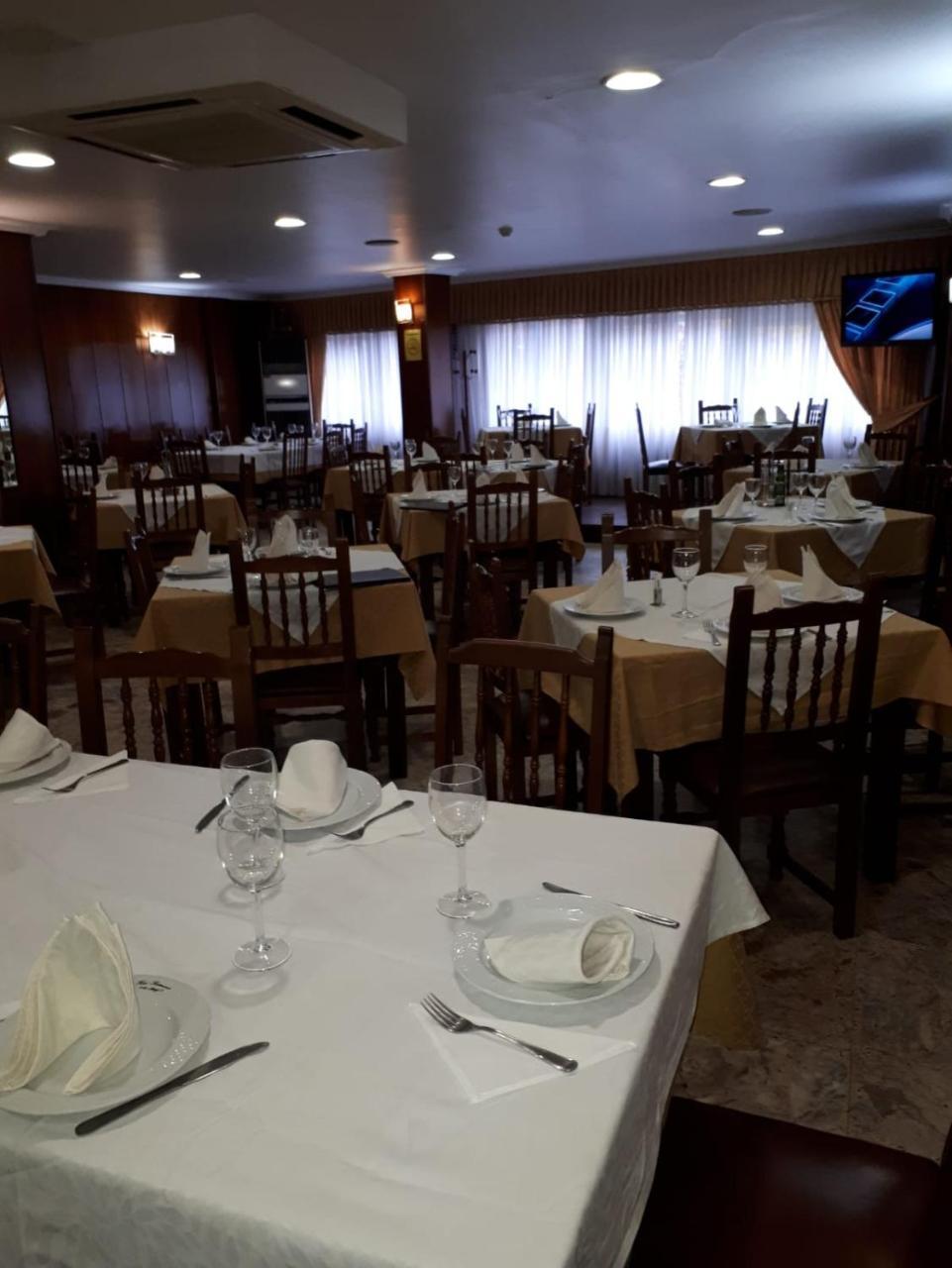 Hotel 2 De Mayo 2 Xinzo de Limia Extérieur photo